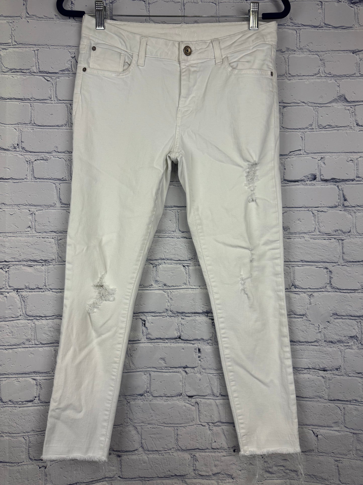 Zara Basic Denim Distressed Crop Jeans (Size 6)