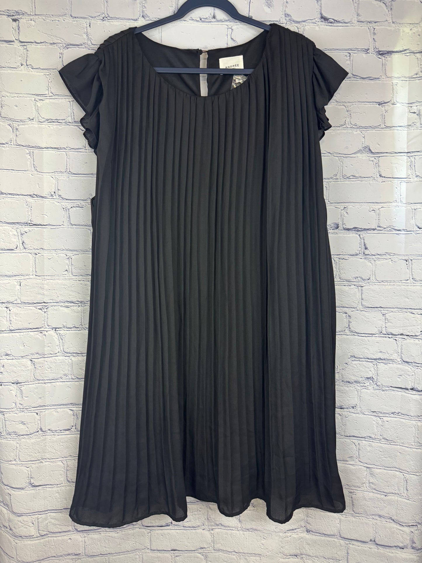 Andreé By Unit Black Pleated Dress NWT (Size 2XL)