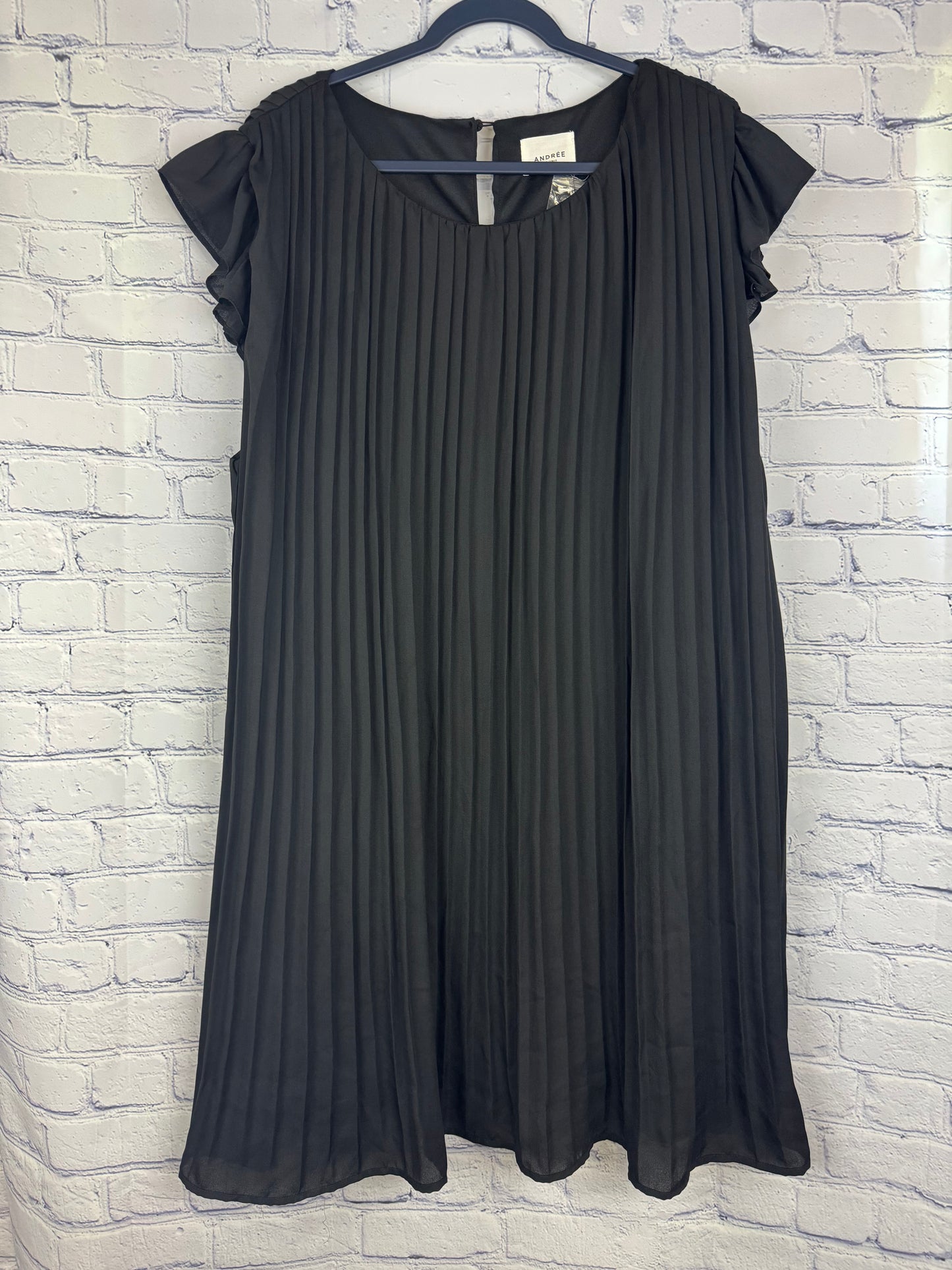Andreé By Unit Black Pleated Dress NWT (Size 2XL)