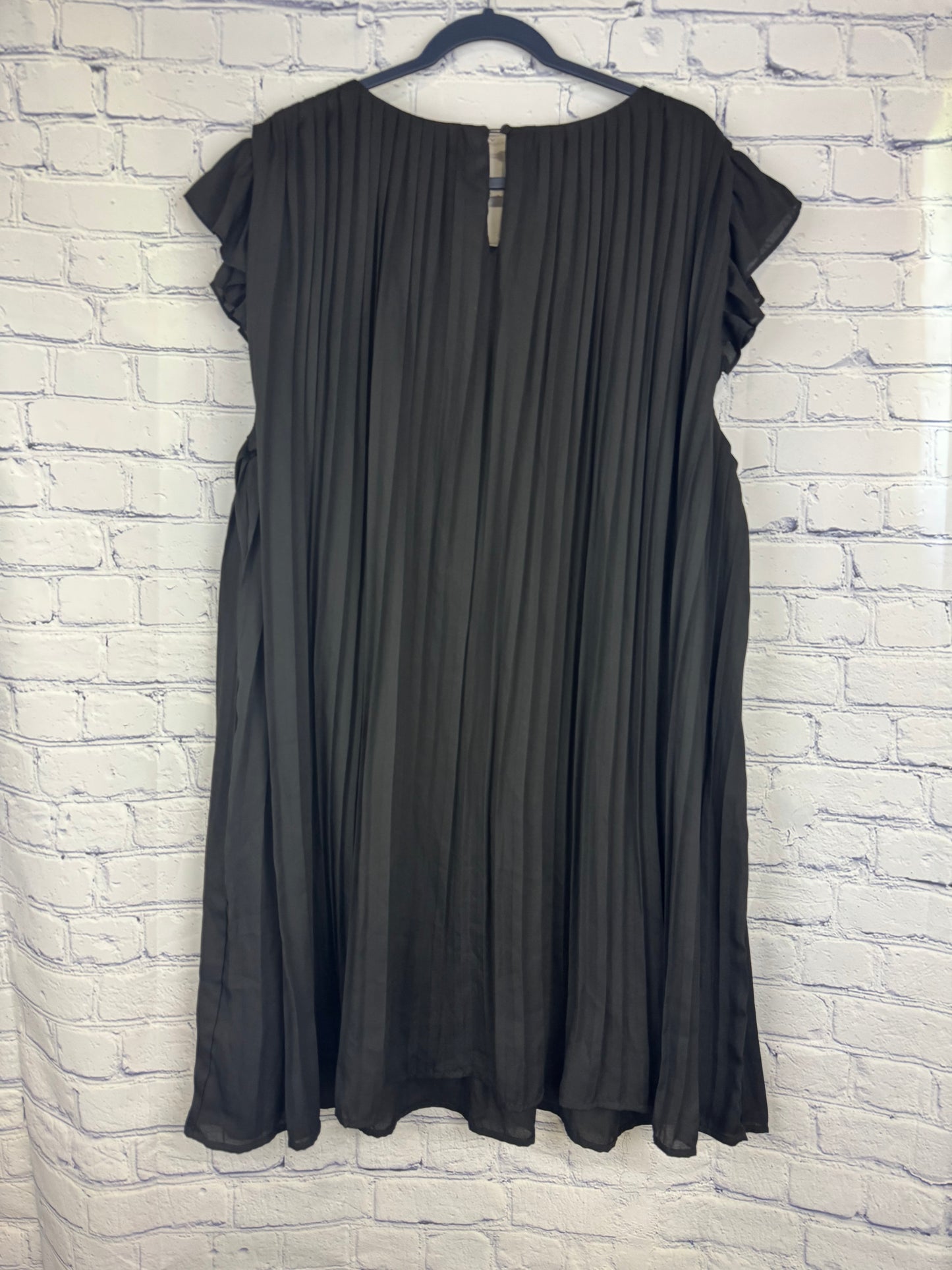 Andreé By Unit Black Pleated Dress NWT (Size 2XL)